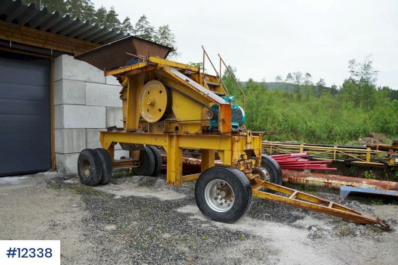 Svedala P 7550-125 jaw crusher w / electric motor and new electric steering