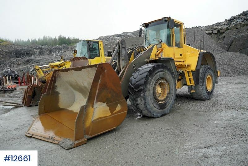 2005 Volvo L150E w / bucket, lever steering & weight