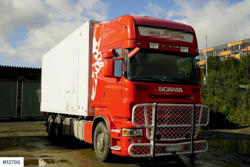 2007 Scania R480 6x2 box truck