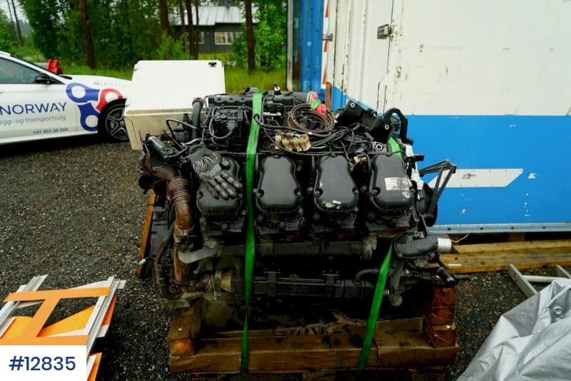 2015 Scania euro 6 motor m/ styreenhet. Rep objekt.