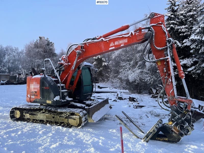 2015 Hitachi ZX135US Beltegraver m/ tilt og skuffe SE VIDEO