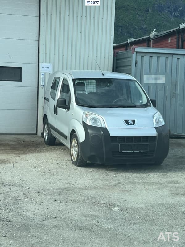  2015 Peugeot Bipper 4x2 w/ 2 sets of tires. Dent at the back.