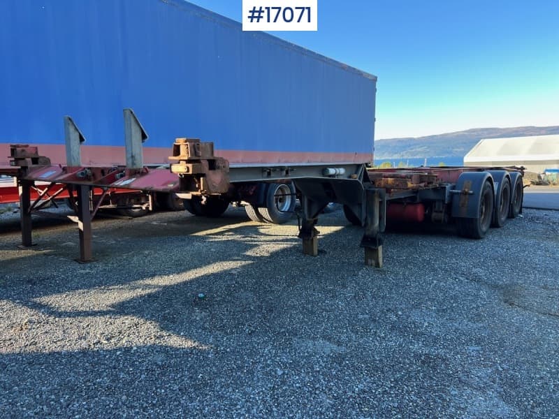 2006 Renders 3 Axle Container trailer w/ extension to 13.60