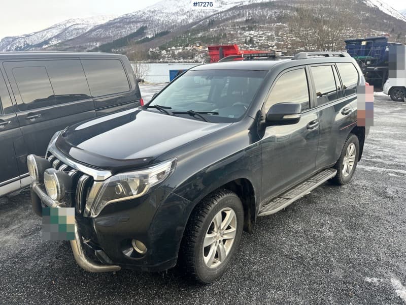 2015 Toyota Land Cruiser LC5B w/ interior and 2 sets of tires.