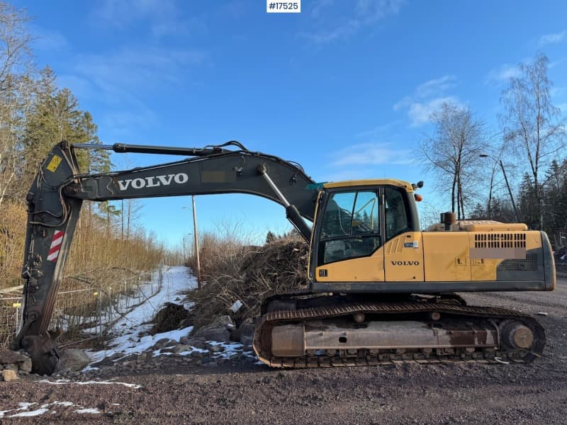 2008 Volvo EC240CL Tracked excavator w/ bucket WATCH VIDEO
