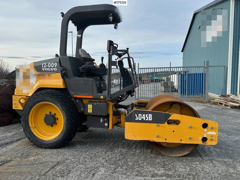  2020 Volvo SD45B Roller with only 364 hours