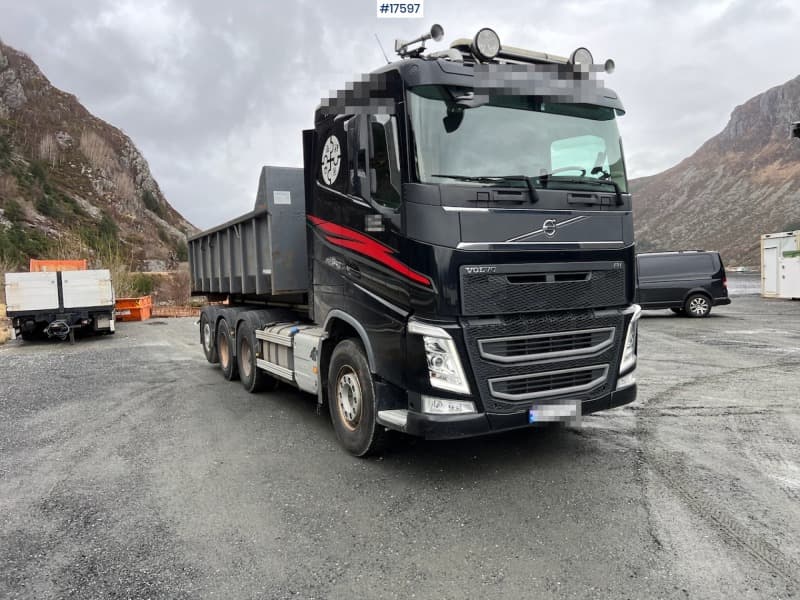 2017 Volvo FH540 8x4 w/ 24 joab hook and tipper