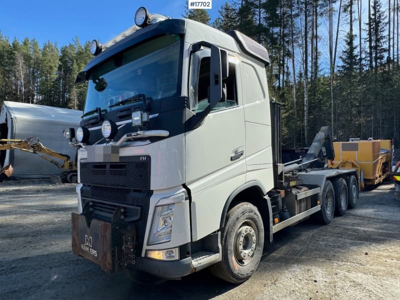 2018 Volvo Fh 540 8x4 plow rigged hook truck w/ crane hydraulics WATCH VIDEO