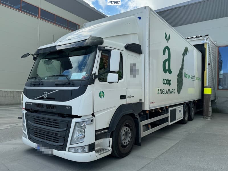  2018 Volvo FM 410 6x2 Box truck w/ 2 temp aggregate