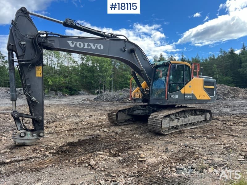 2017 Volvo EC250EL Excavator w/ gps, Digging bucket and hydraulic sanding bucket