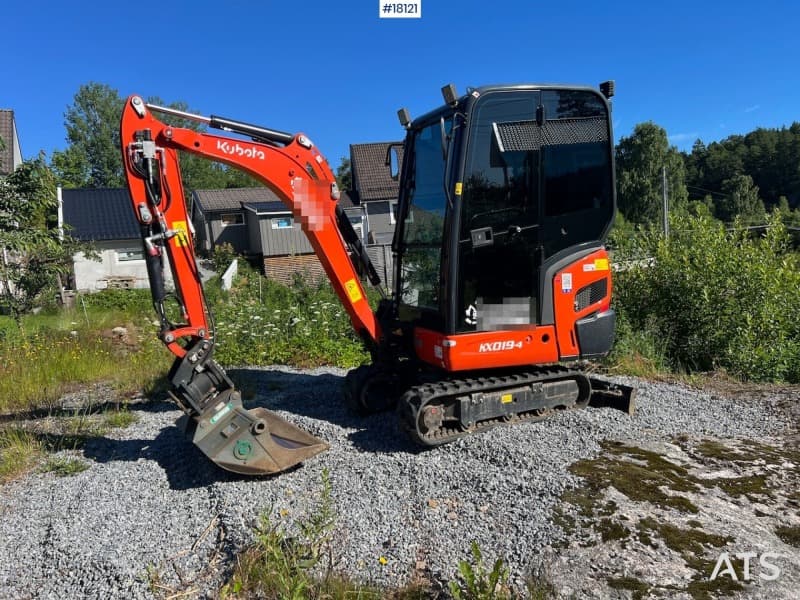  2022 Kubota KX019-4 excavator w/ digging bucket, sanding bucket and spike WATCH VIDEO