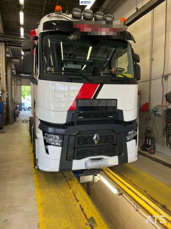2022 Renault T520 6x2 Truck w/ Nato connector.