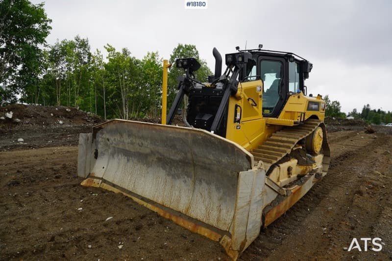 Nice 2020 Cat D6 Xe (new type) with total station and two chassis