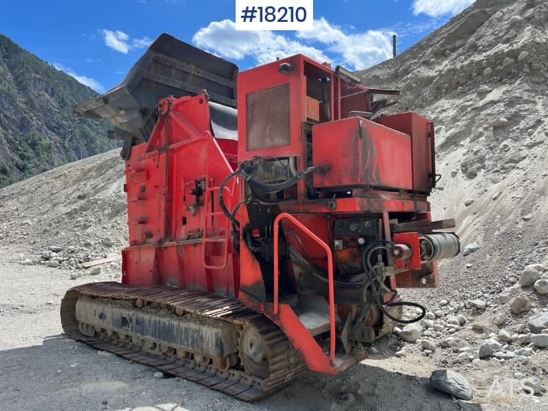 1985 Kemco c95n-36x24 Jaw crusher w/ ejector belt