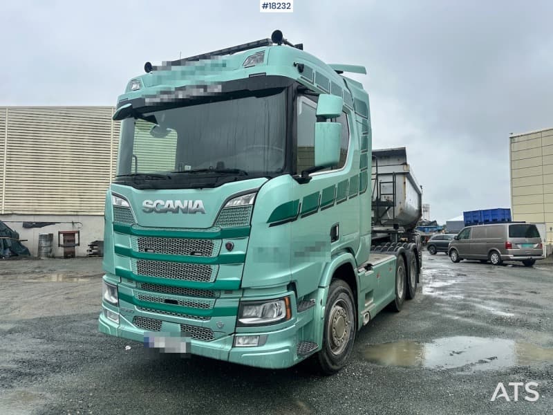 2018 Scania R580 6x4 Truck w/ hydraulics.