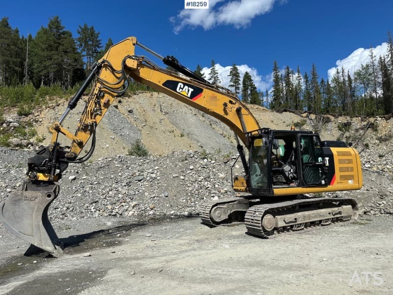 2017 Cat 323F with Leica 3D GPS, tilt and digger bucket. Only 5,600 hours