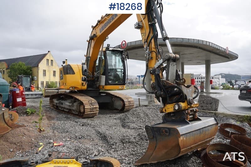  2018 Liebherr R914 K STD excavator with GPS. 4 buckets, tilt and extra hydr.