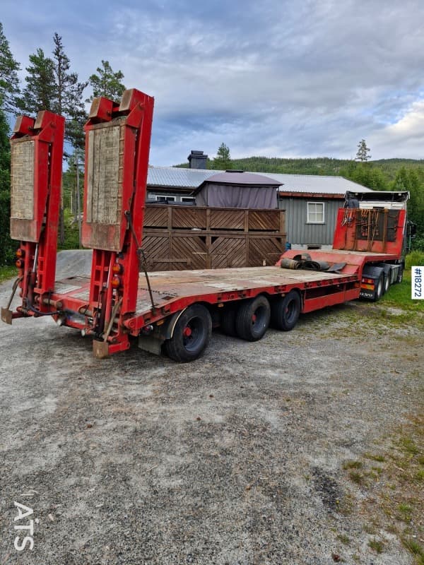 2009 Istrail machine trailer