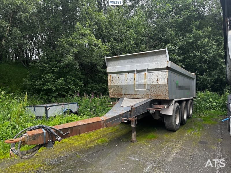 2004 Nor-Slep 3 axle triple trailer.