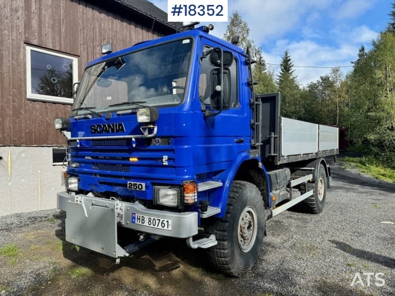 1991 Scania P93 4x4 Plow-rigged flatbed w/ container mounts. Veteran. 51,000 km! WATCH VIDEO