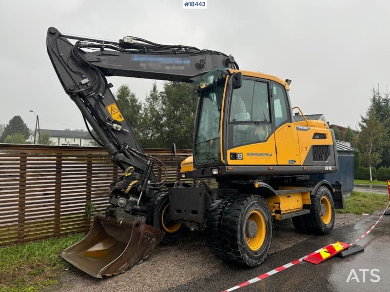 2012 Volvo EW140D Hjulgraver m/ tilt og graveskuffe SE VIDEO