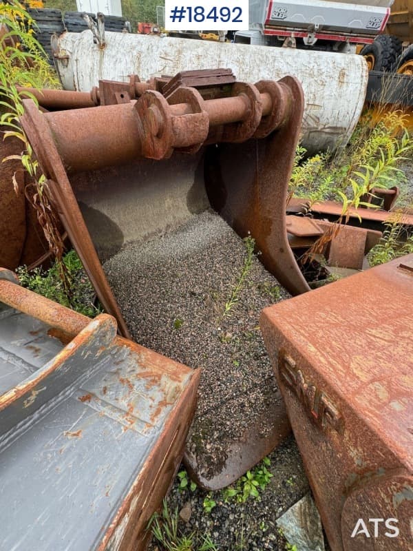 Gjerstad cleaning bucket w/ B20 attachment