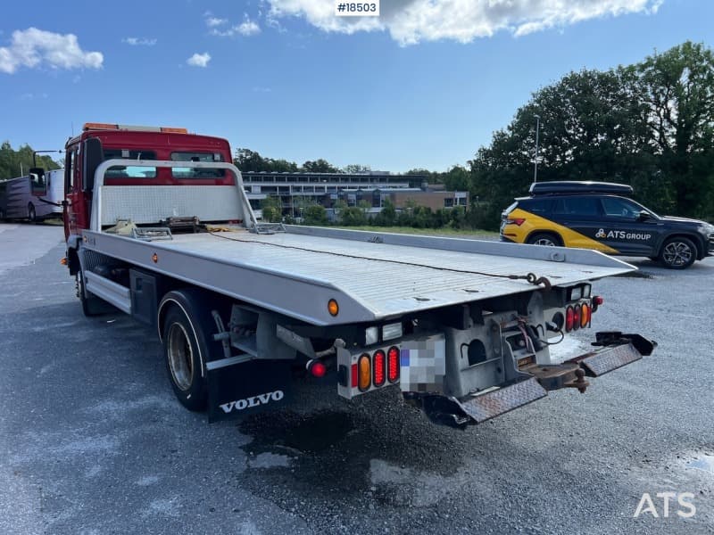 2001 Volvo FL6 4x2 tow truck w/ Cradles and winch