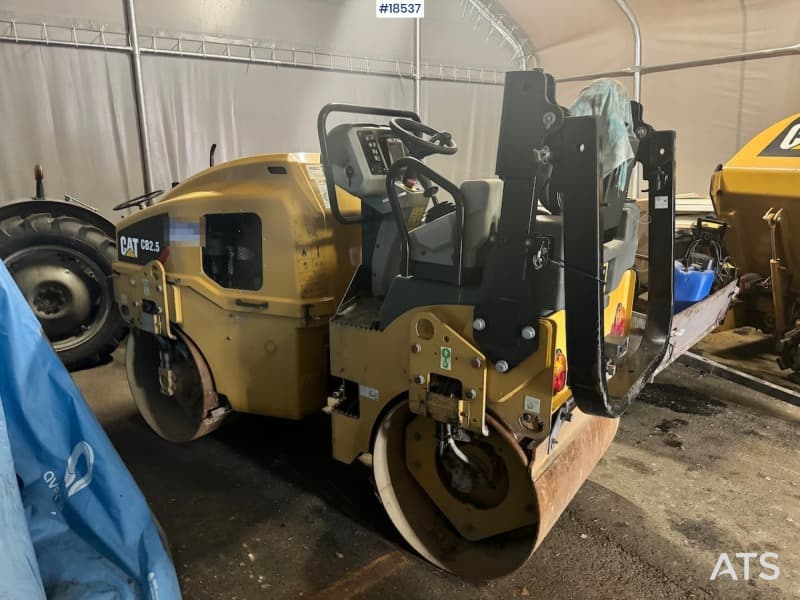  2018 CAT CB2.5 Asphalt Roller.