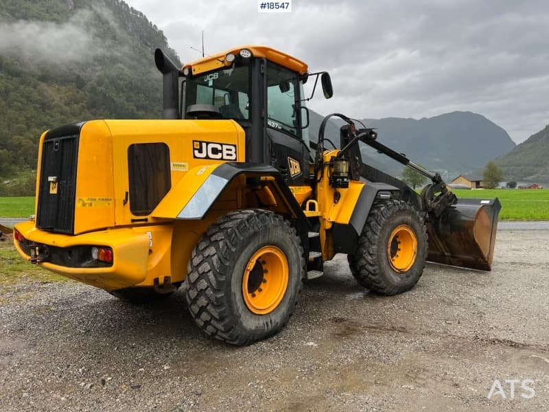 2014 JCB 437 HT m/ Hydraulisk pallegafler og v/s hjul