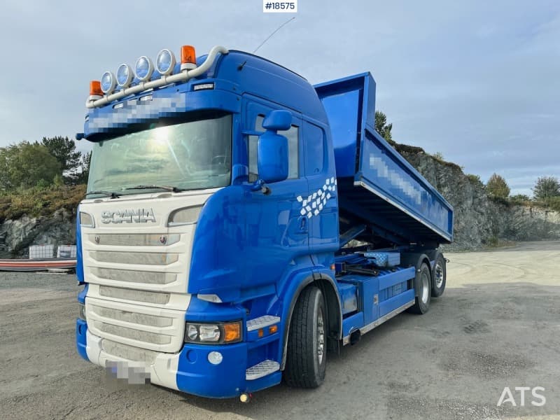  2010 Scania R560 6x2 Hook truck w/ box and JOAB building