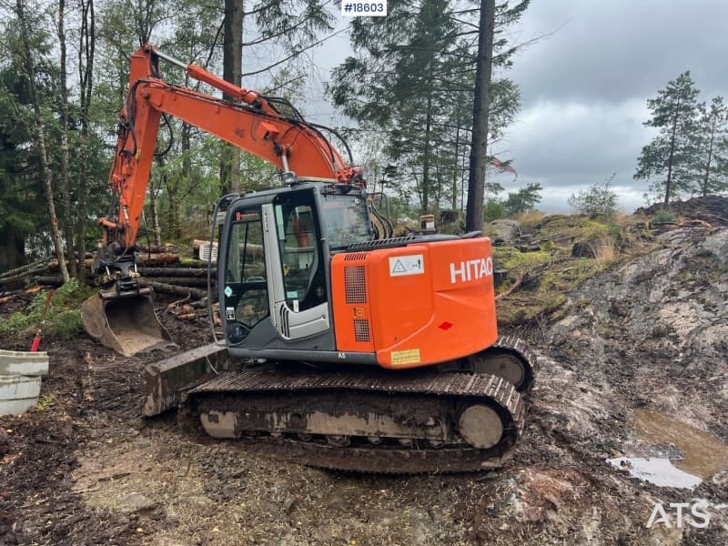 2009 Hitachi ZX135 us-3 excavator w/ rotor tilt, sanding bucket and digging bucket WATCH VIDEO