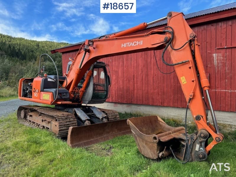 2006 Hitachi ZX110 Beltegraver m/ 2 skuffer