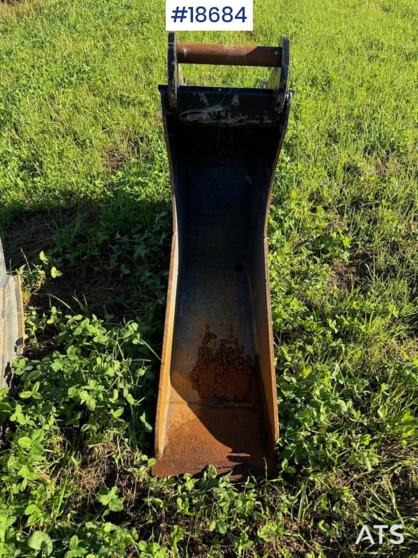 2022 SE Equipment narrow bucket