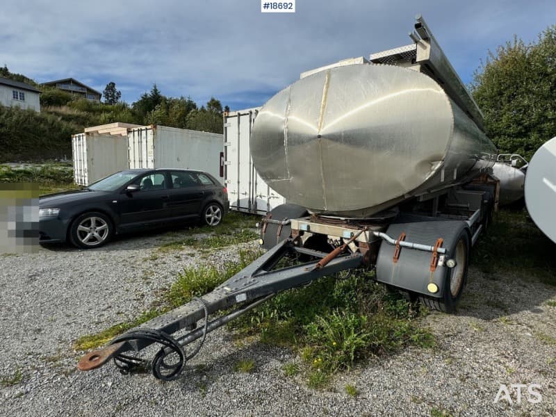 2007 Landteknikk tank trailer