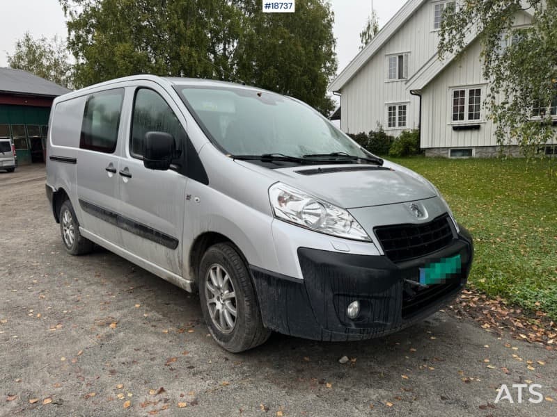 2015 Peugeot Expert 4x4 van w/ interior