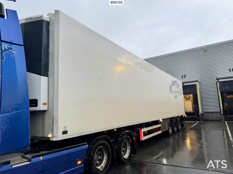 2013 HFR Skapsemi w/ fridge/freezer unit