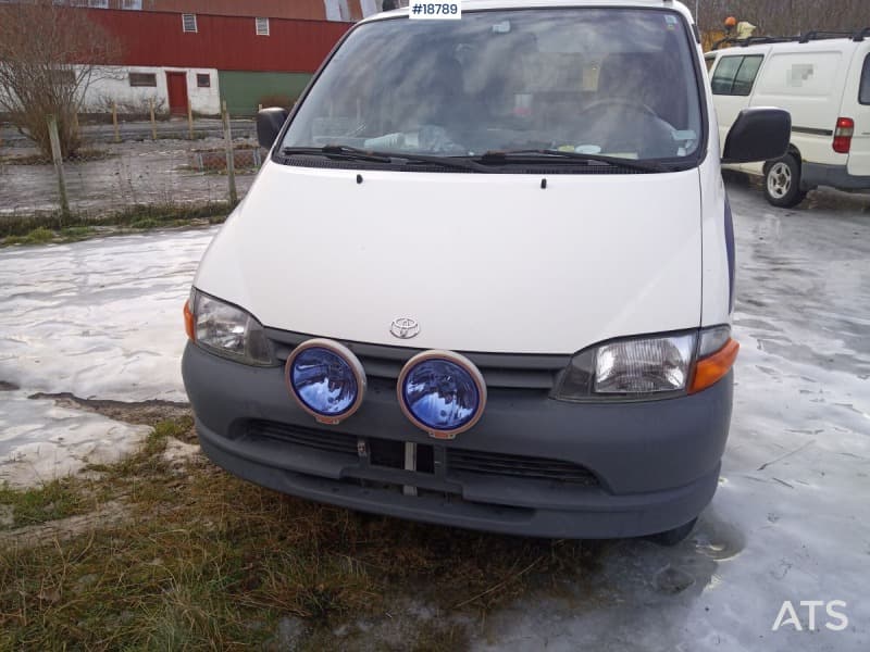 Toyota Hiace 4x4, ikke Eu-godkjent, rep objekt.