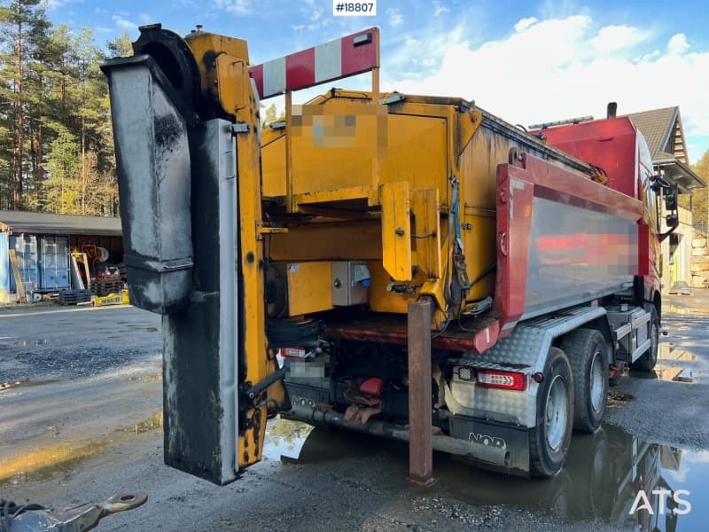 Oletto asphalt box w/ hydraulic hood, asphalt gutter and heating element in the box